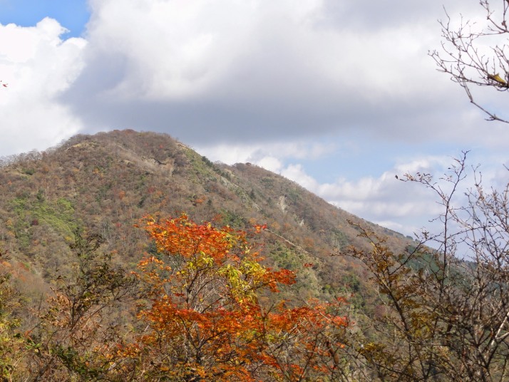 鍋割山