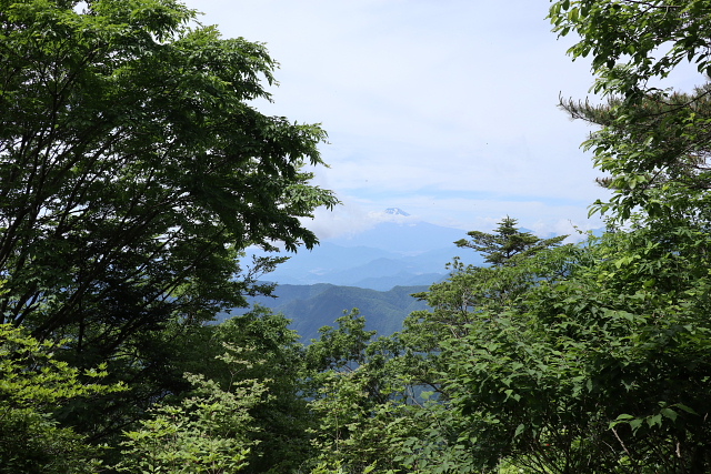 三頭山