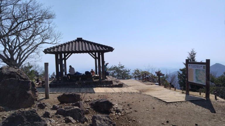 日の出山