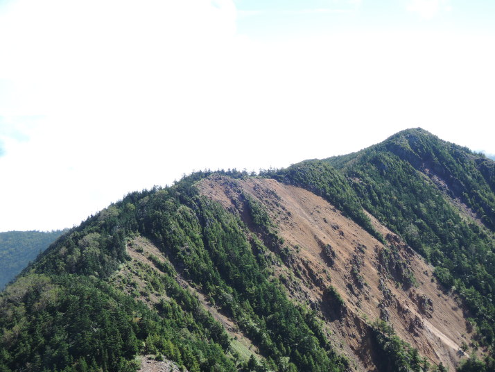 篭の塔山