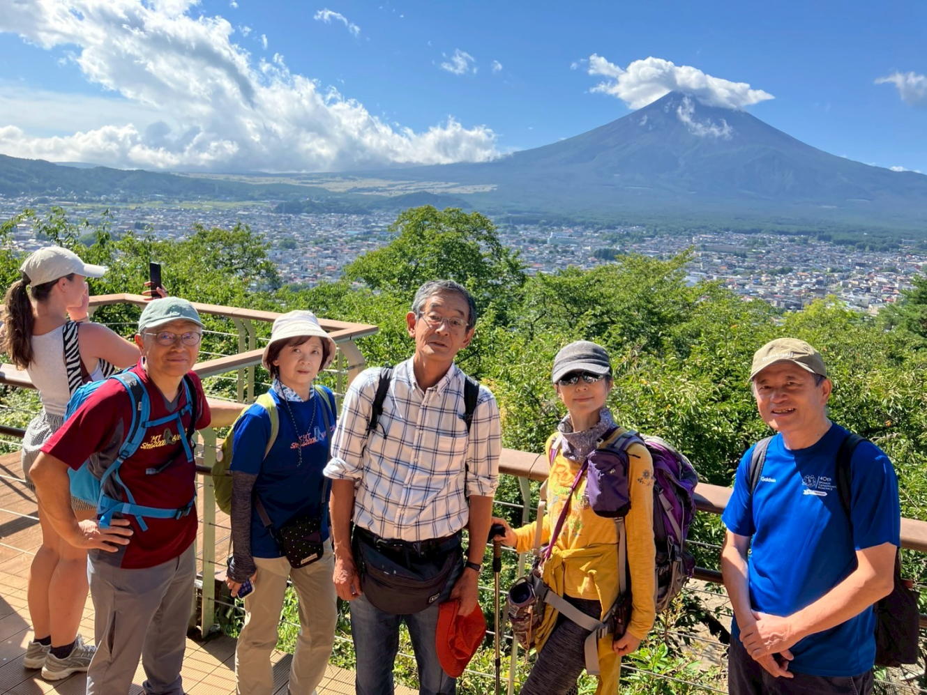 新倉山