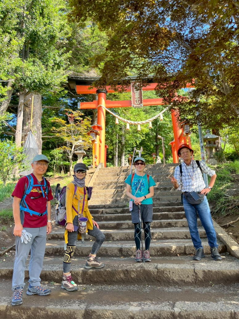新倉山