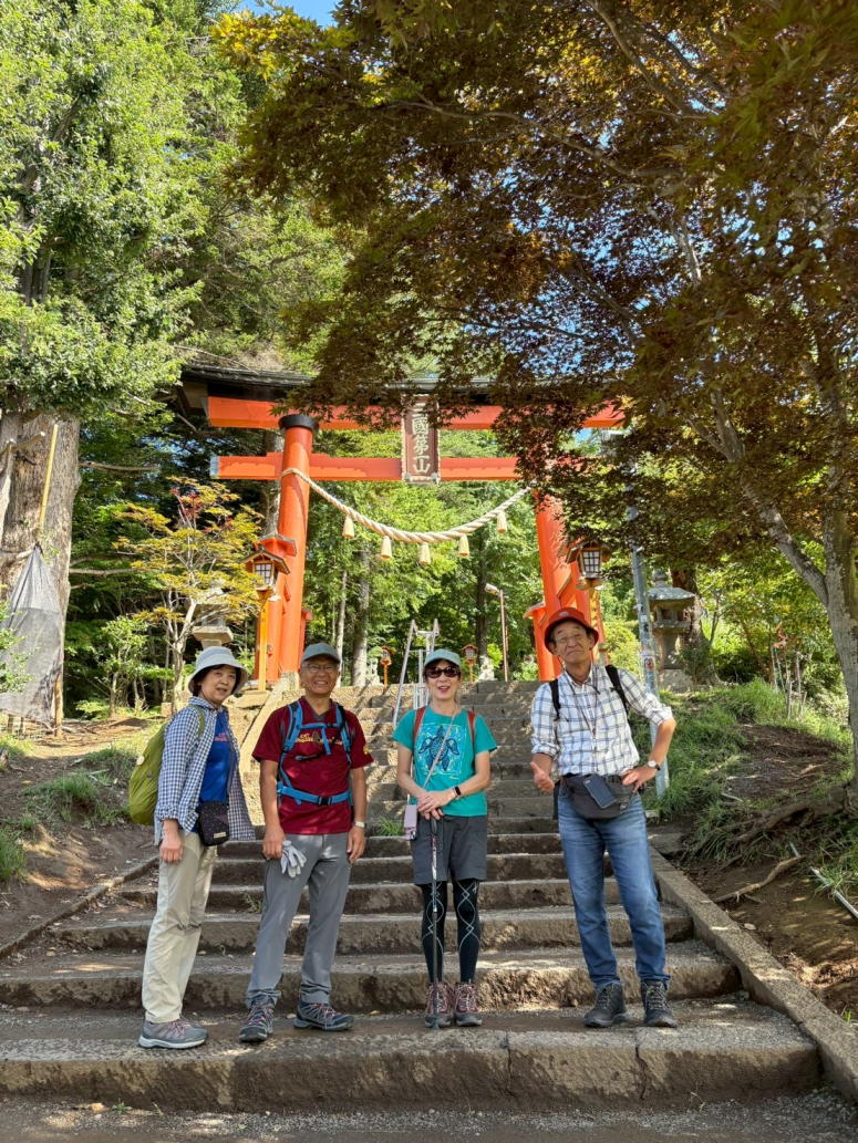 新倉山