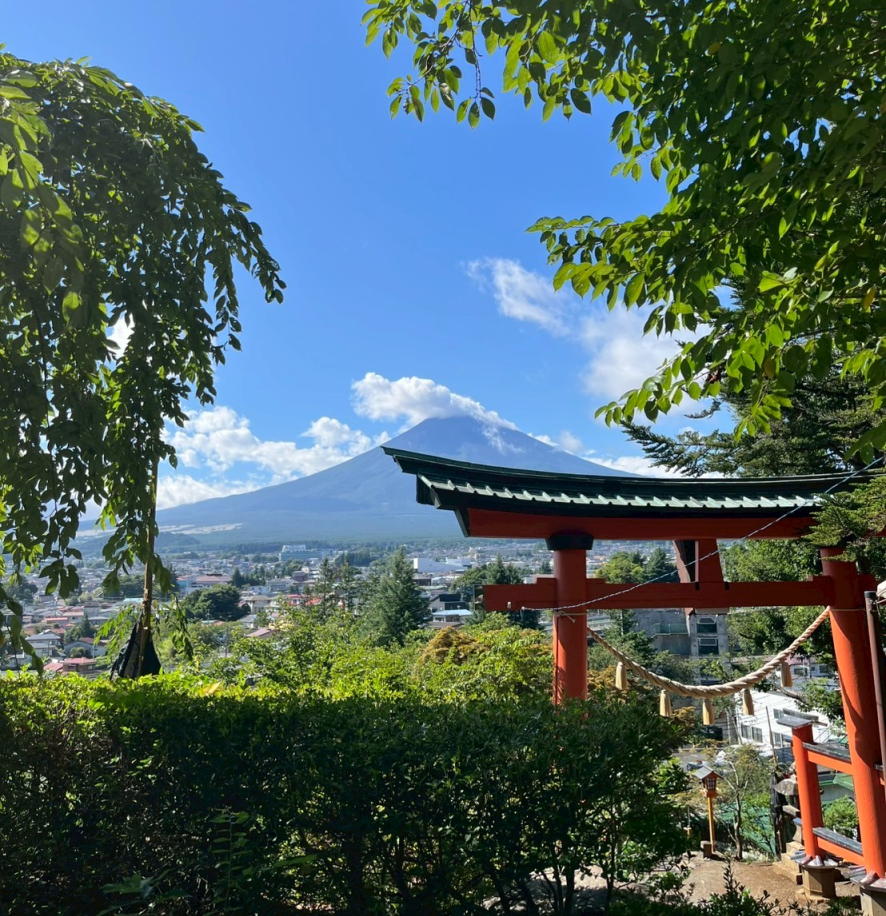 新倉山