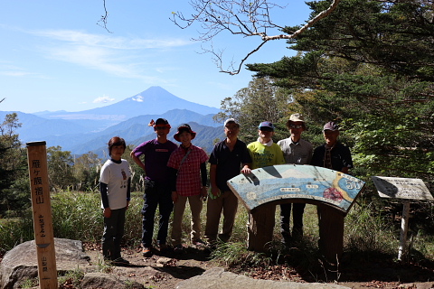 雁ケ腹摺山