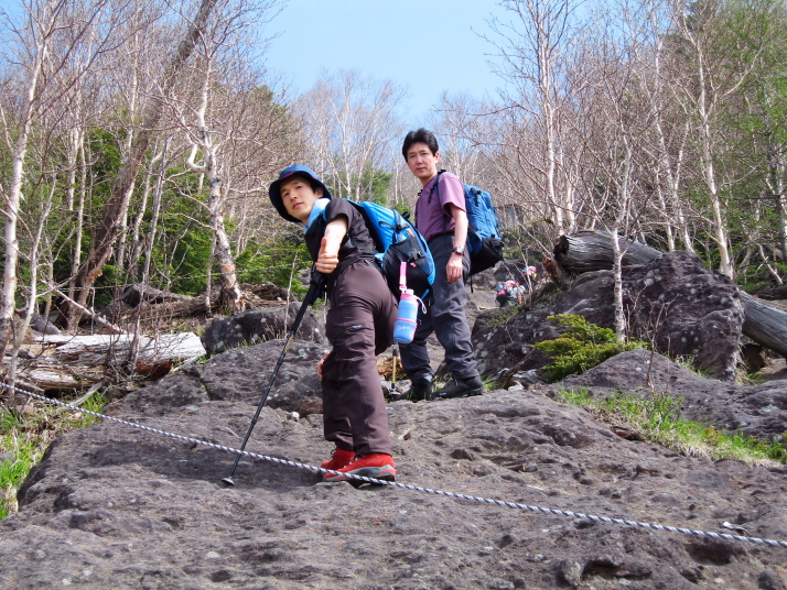 男体山