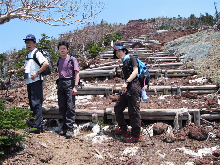 男体山