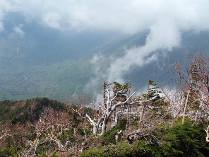 男体山