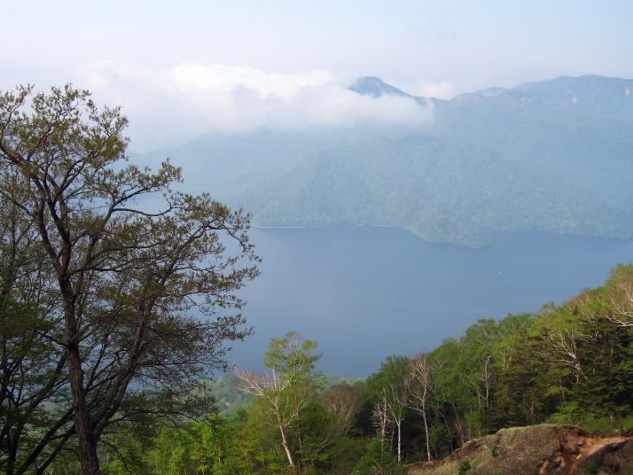 男体山