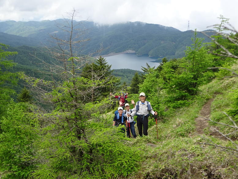 牛奥ノ雁ケ腹摺山