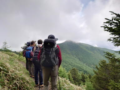 牛奥ノ雁ケ腹摺山