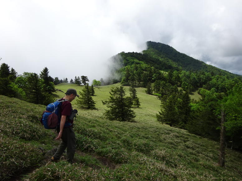 牛奥ノ雁ケ腹摺山