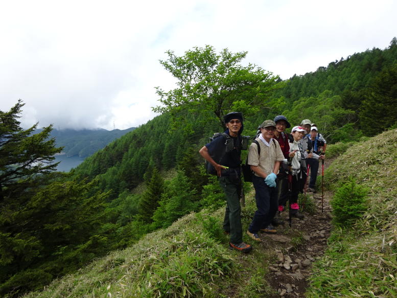 牛奥ノ雁ケ腹摺山