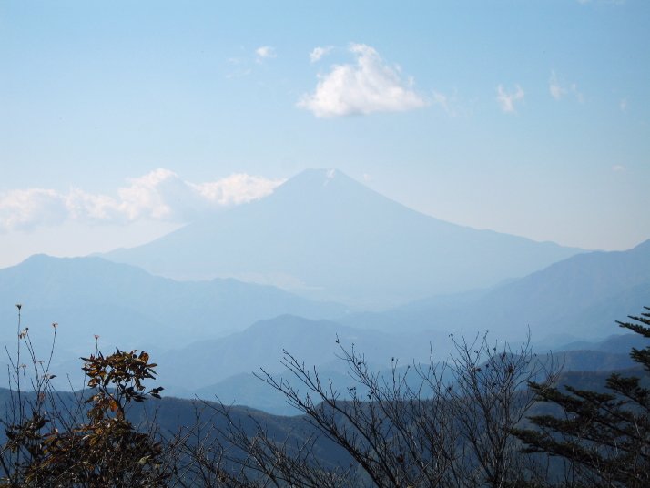 三頭山