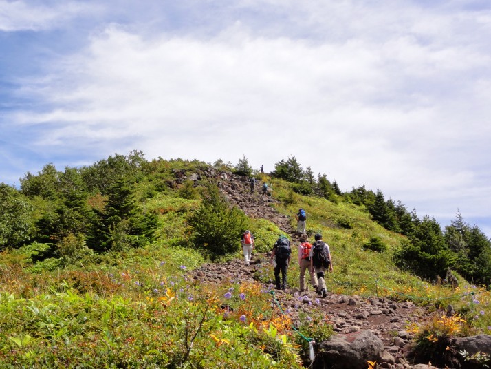 四阿山