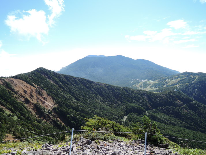 篭の塔山