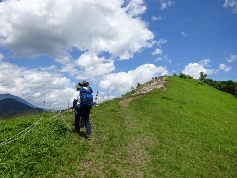 中倉山