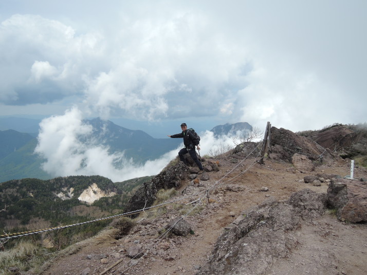 男体山